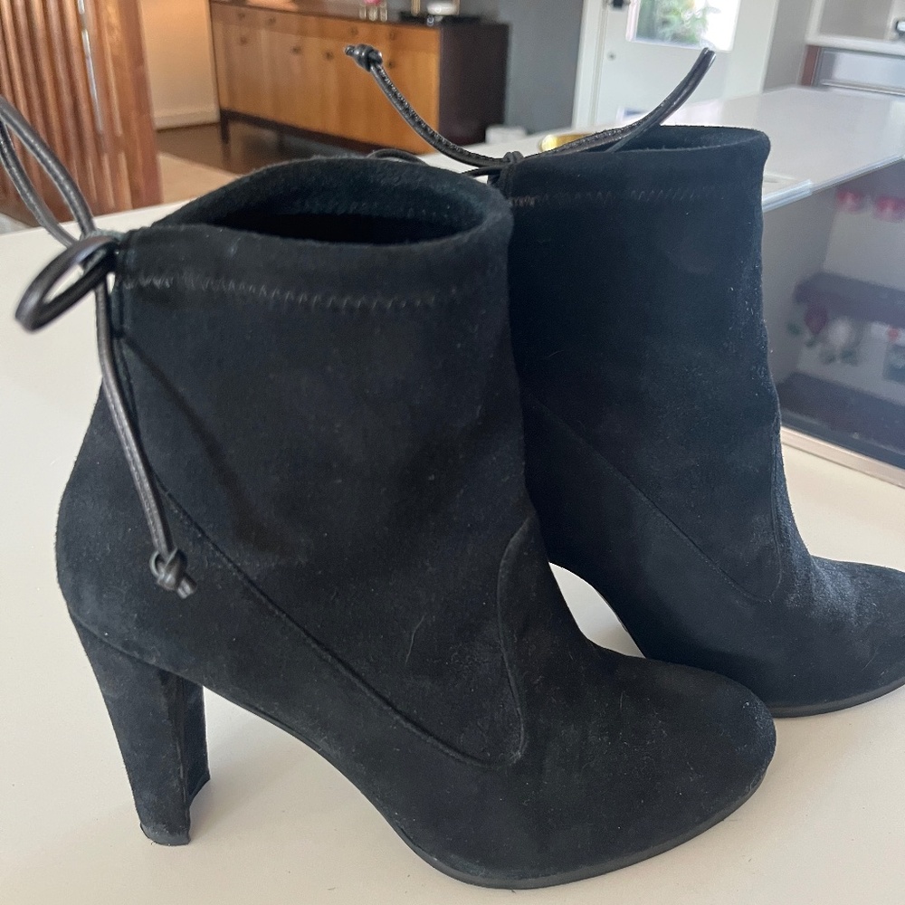 Stuart Weitzman Catch Suede Ankle Tie Boots Black - Size 8